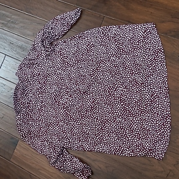 Kim Rogers Burgundy Abstract Polka-dot/Floral Button Down Shirt size XL - Picture 2 of 8